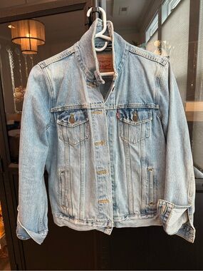 Levi’s women’s Trucker Jean jacket, medium